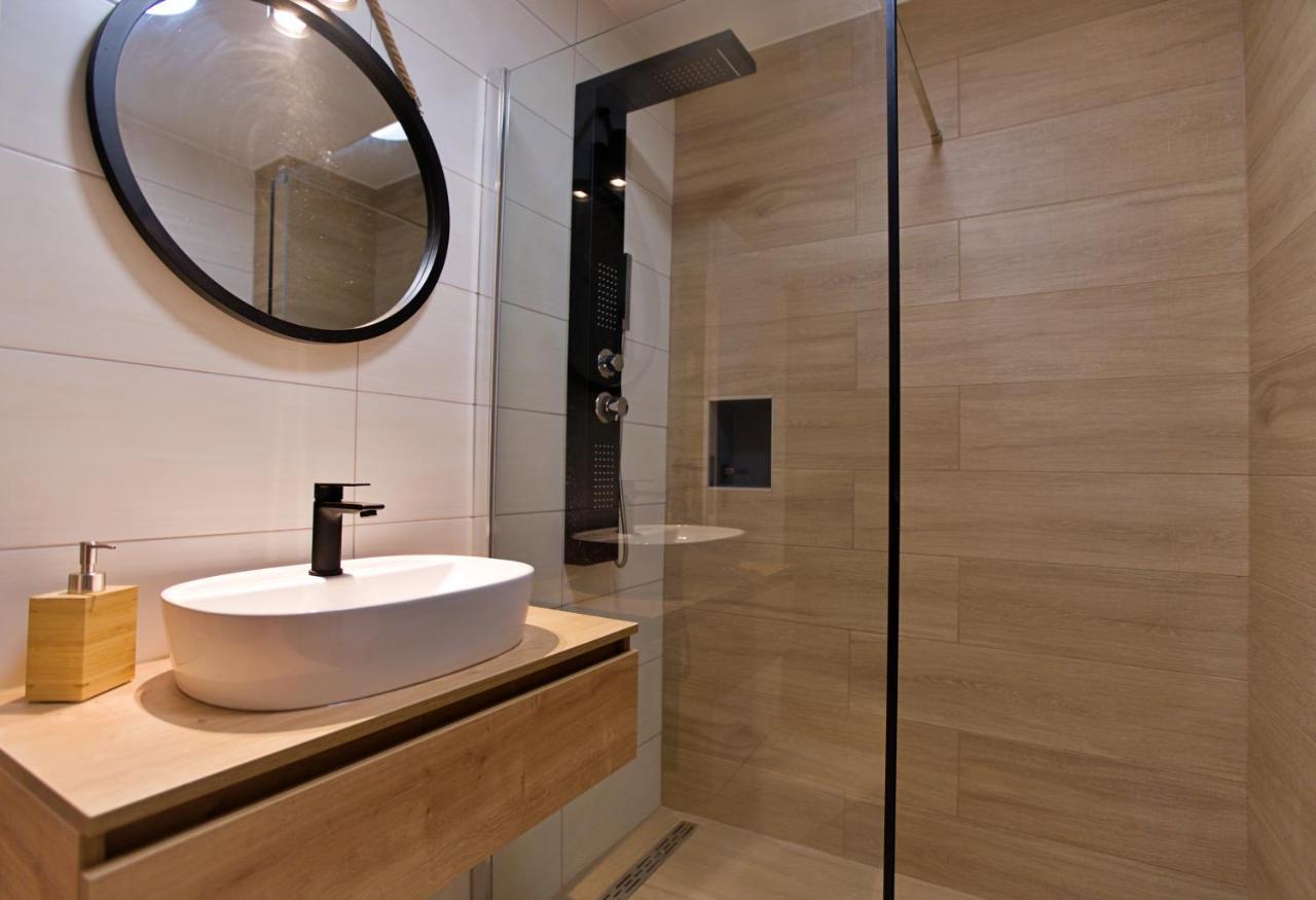 Apartments Kiwi โรวีน ภายนอก รูปภาพ