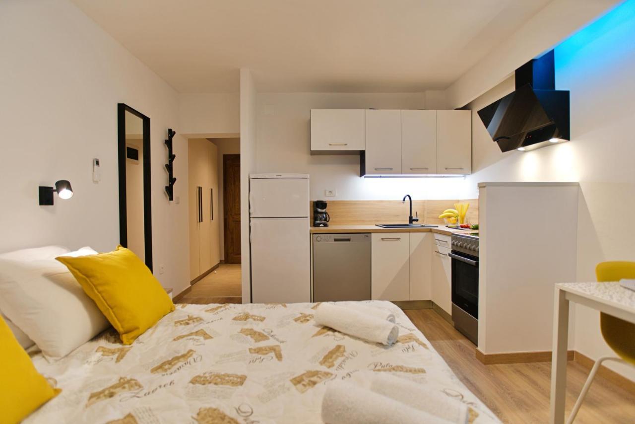 Apartments Kiwi โรวีน ภายนอก รูปภาพ