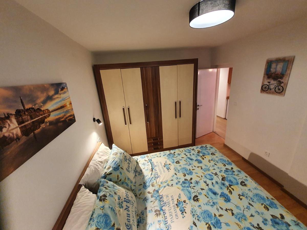Apartments Kiwi โรวีน ภายนอก รูปภาพ