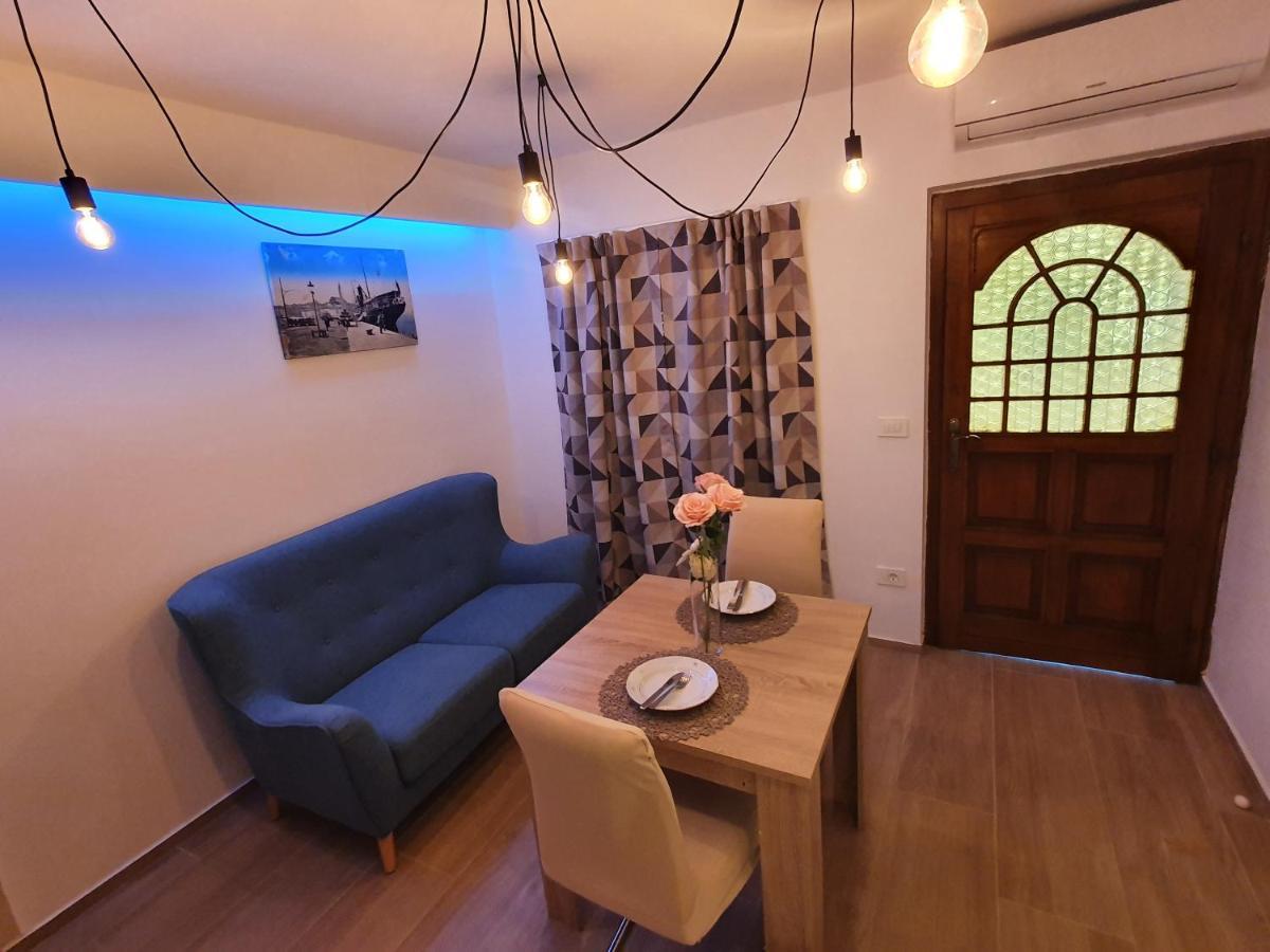 Apartments Kiwi โรวีน ภายนอก รูปภาพ