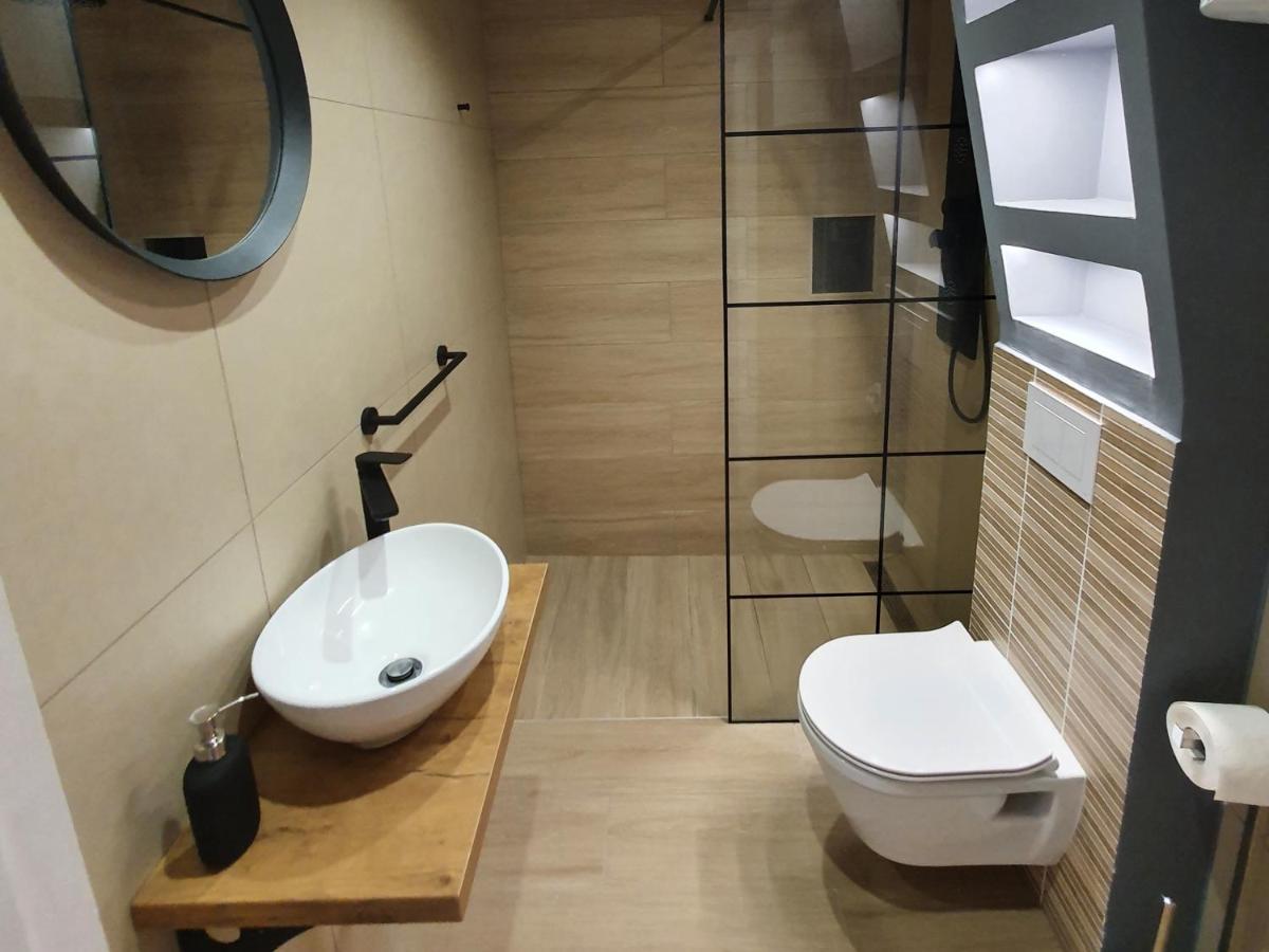Apartments Kiwi โรวีน ภายนอก รูปภาพ
