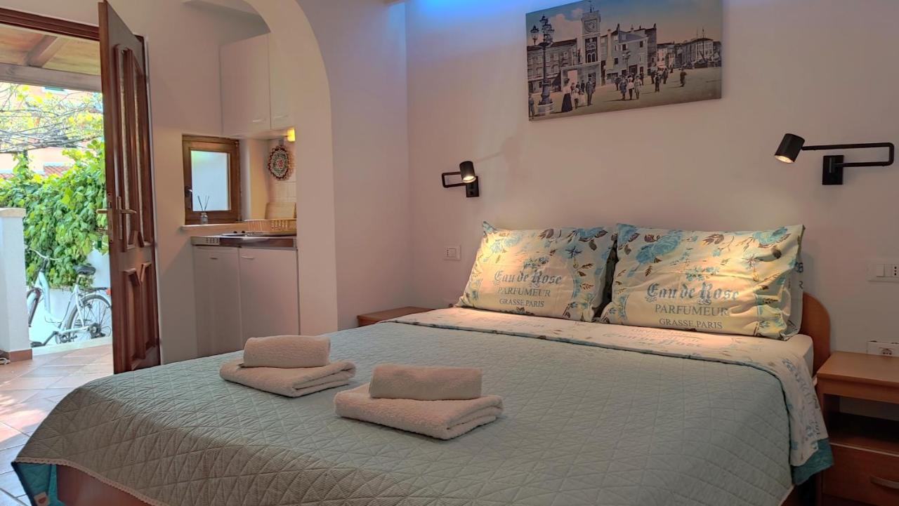 Apartments Kiwi โรวีน ภายนอก รูปภาพ